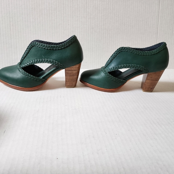 NEW - ELF dark green leather shoes with 3" heel - Picture 3 of 7